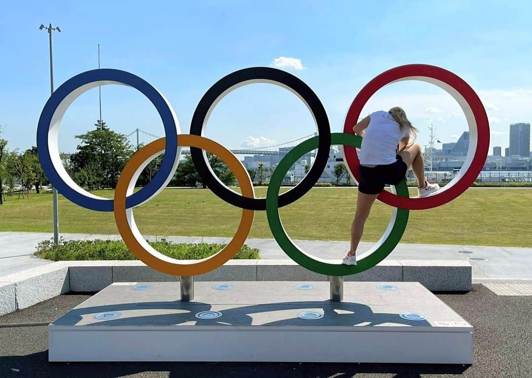 ガリア・ドボラクさんのインスタグラム写真 - (ガリア・ドボラクInstagram)「¿Y si me cambio a la #escalada para 2024? 🧗‍♀️🤔 #tokyo2020 #olympics #parkour #elcorazóndeespaña @coe_es」7月22日 15時26分 - galiadvorak