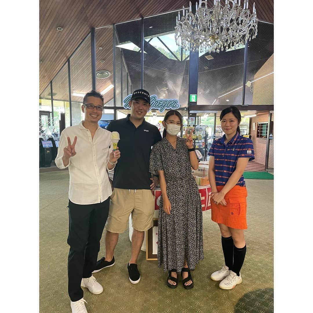 坪井ミサトさんのインスタグラム写真 - (坪井ミサトInstagram)「. . 先日はPOP-UP GOLF Lab. @popup_golf_lab 主催の "100切り挑戦コンペ"でした⛳️ . 暑すぎる中参加してくださった皆様 本当にありがとうございました😭💖 . 1打目なんてドキドキでしたが、 皆さんとても優しくて 楽しみながらゴルフができました😌 . ゲストの やくにたたないポンコツゴルフTVの皆様 @yakunitatanai_ponkotu_golf  K-1ファイターの城戸康裕さん @yasuhiro.kido   ゴルフコンペを開催してくださった スタッフの皆様 ありがとうございました💖 . 次は10月かな！？😏 . ゴルフウェアは @masterbunnyedition_official  . . #ゴルフ #ゴルフ女子 #ゴルフコンペ  #golftoday #popupgolflab #目指せ100切り #golf #golfwear #マクレガー #マグレガーカントリークラブ #masterbunnyedition」7月22日 17時03分 - misato1030