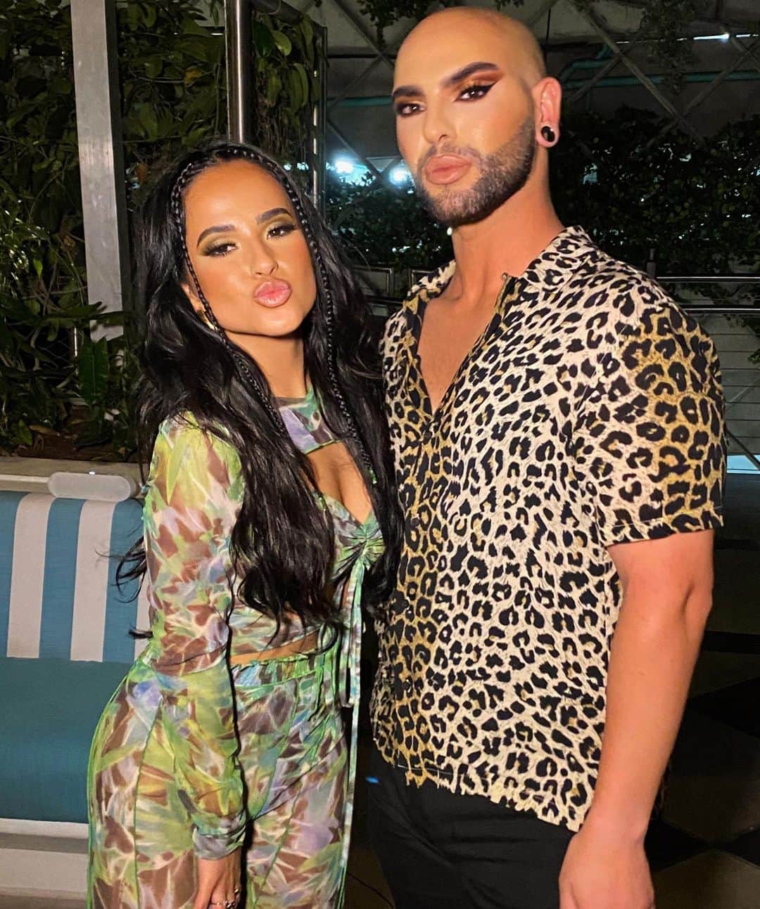 A riel D iazのインスタグラム：「Last night with the gorgeous @iambeckyg for the launch of @treslucebeauty with @boxycharm. Head over to my stories for swatches of all of the goodies! ❤️」