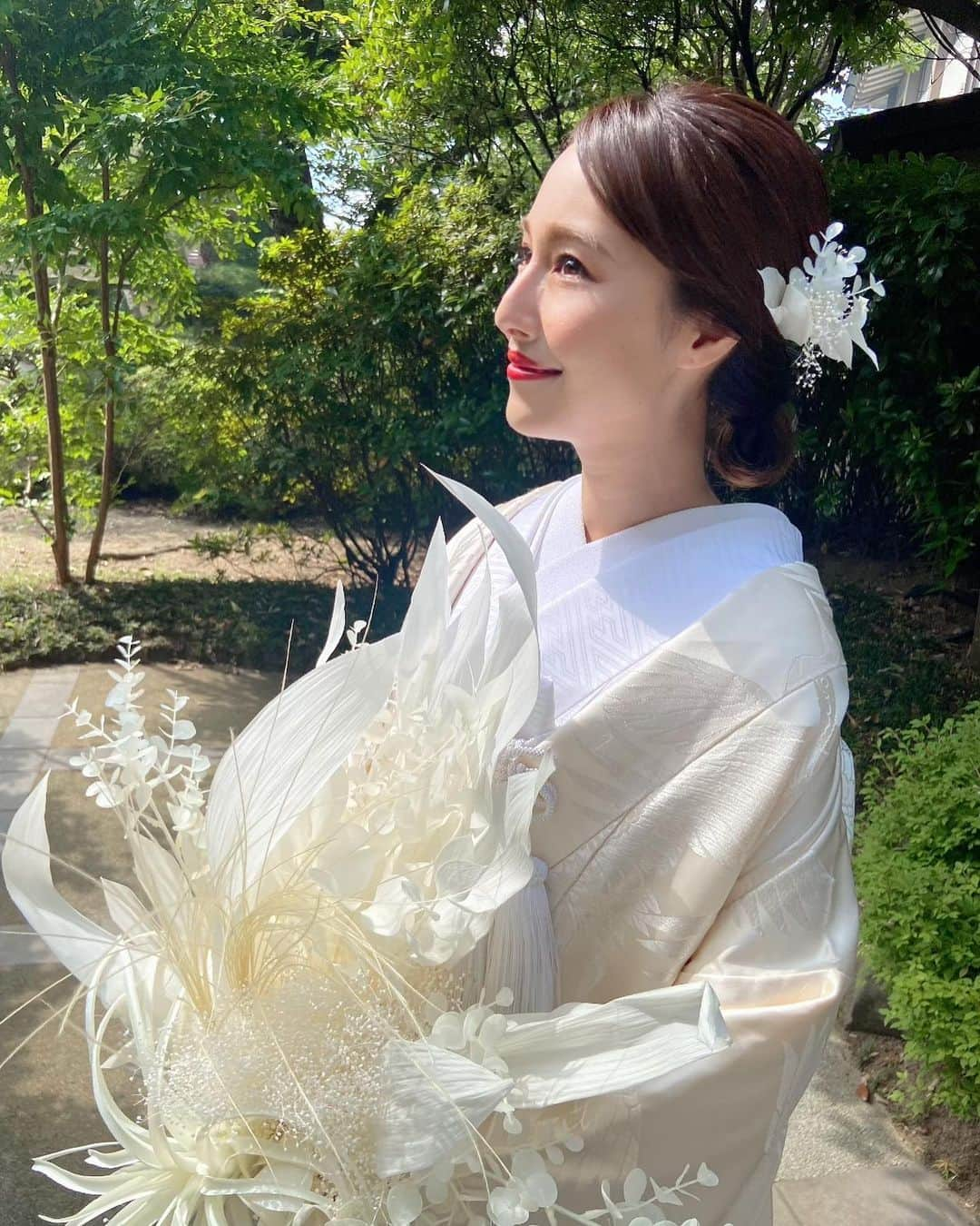 石川理咲子さんのインスタグラム写真 - (石川理咲子Instagram)「#白無垢　#和装　#Wedding 大好きなWeddingのお仕事でした🤍 とても楽しい撮影だったので、上がりが楽しみです☺️」7月22日 20時54分 - rsk_0315