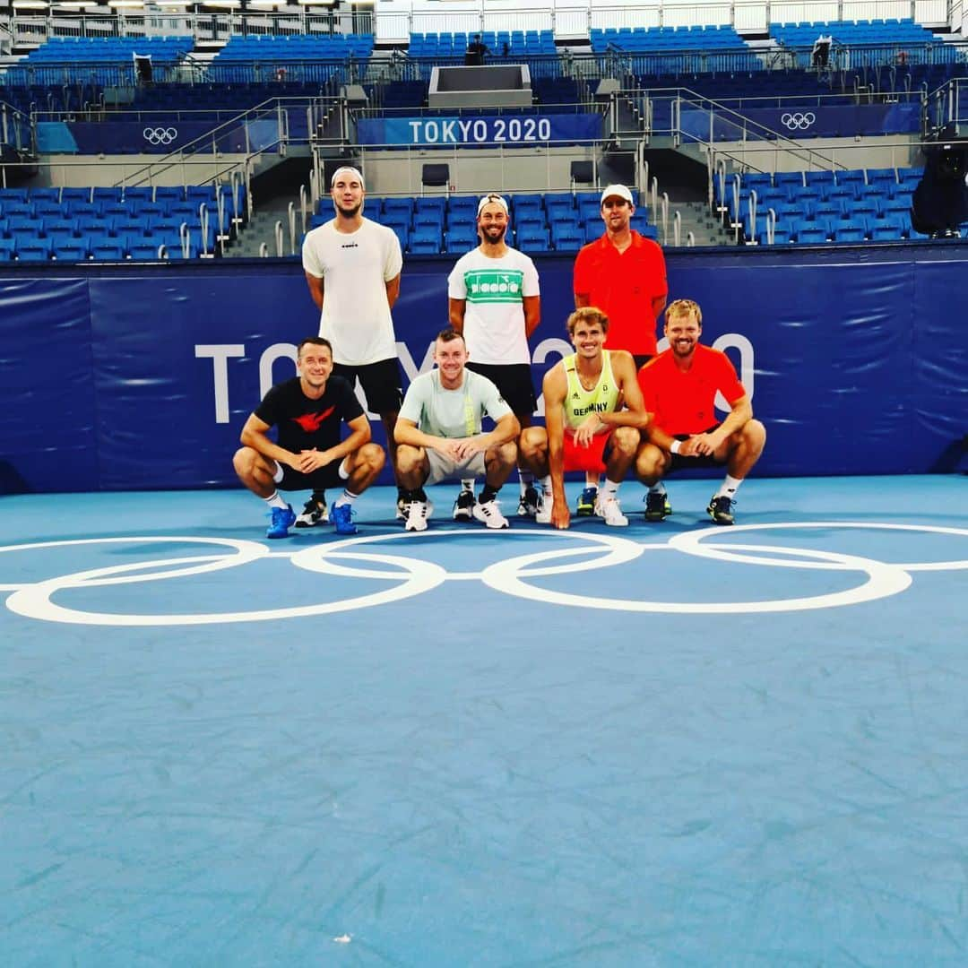 アレクサンダー・ズベレフのインスタグラム：「Team Germany is ready 🇩🇪🇩🇪🇩🇪🇩🇪」