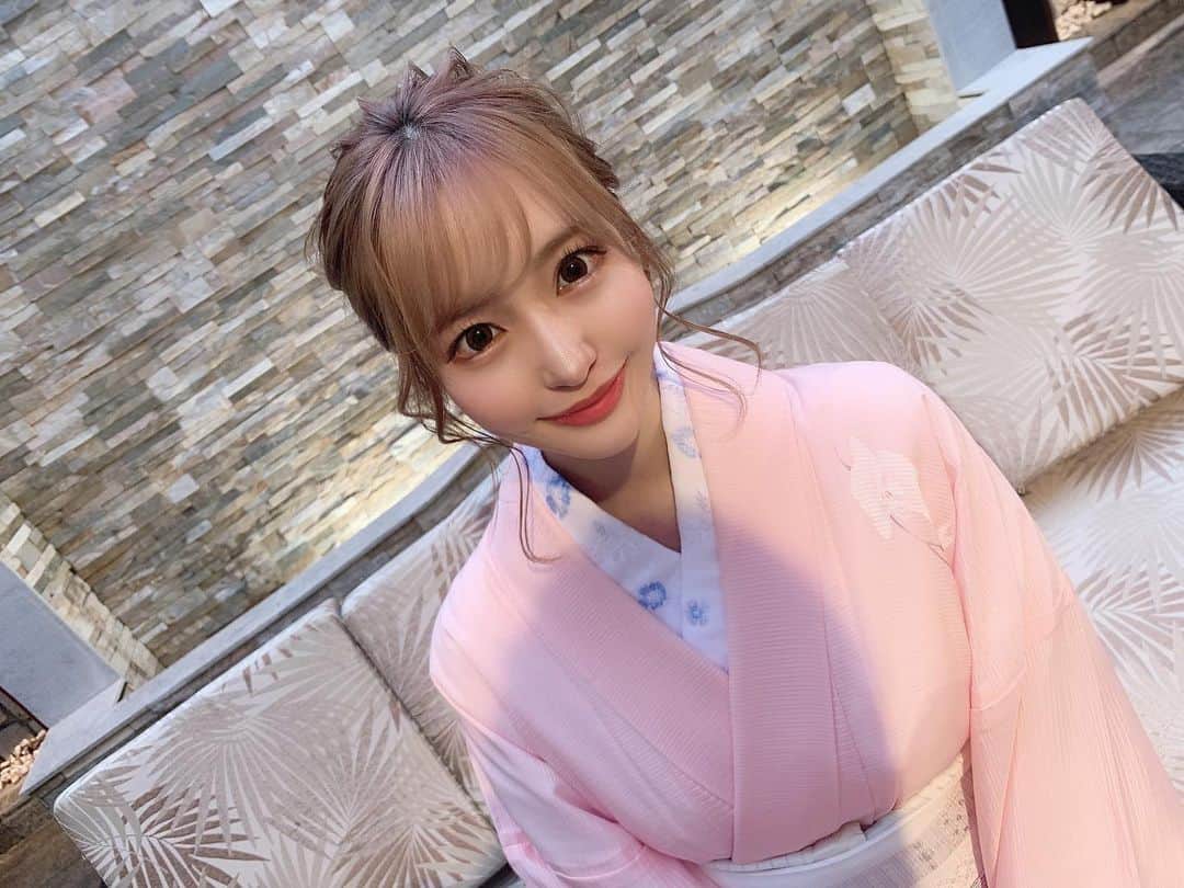黒川さりなのインスタグラム：「. にこっ💜💜 . . #着物 #夏 #結婚式お呼ばれ #涙の結婚式 #終始泣いてた気がする」