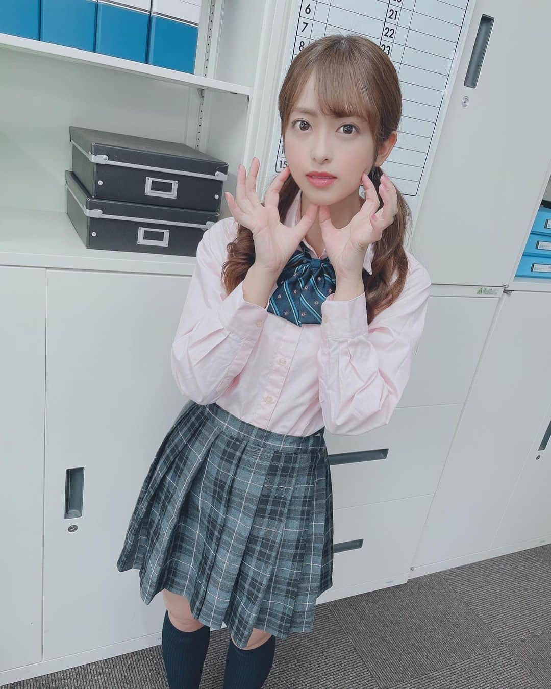 桜もこさんのインスタグラム写真 - (桜もこInstagram)「制服💖  #制服　#撮影　#ツイン　#japanesegirl #japanesemodel #instagood #instagram」7月23日 11時49分 - mokochan319