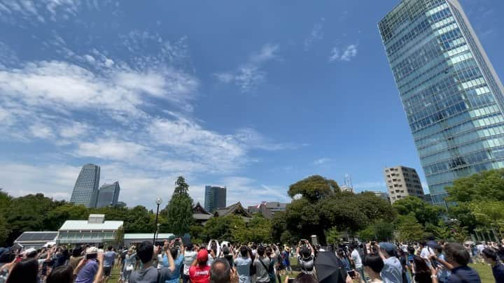 百瀬俊介のインスタグラム：「東京2020もいよいよ開会式🗼🏟 今日はブルーインパルスが五輪を描くという特別な日！ 五輪開催に関して意見は賛否両論だけどこうして様々な形で五輪に携わり感動を与えてくださる方々にただただ感謝です。 久しぶりにみんなが感動を共有できる貴重な機会！ はじまってしまえば記憶に残る五輪が開催されたといつか振り返る時が来るといいよね☺️ ブルーインパルス、本当に感動でした✨ ありがとう🙌🙌🙌  #ブルーインパルス展示飛行 #東京2020 #感動です #tokyo2020🇯🇵 #五輪マーク #blueimpulse」