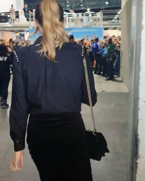 ダニエル・パナベイカーのインスタグラム：「I do miss this kind of energy!」