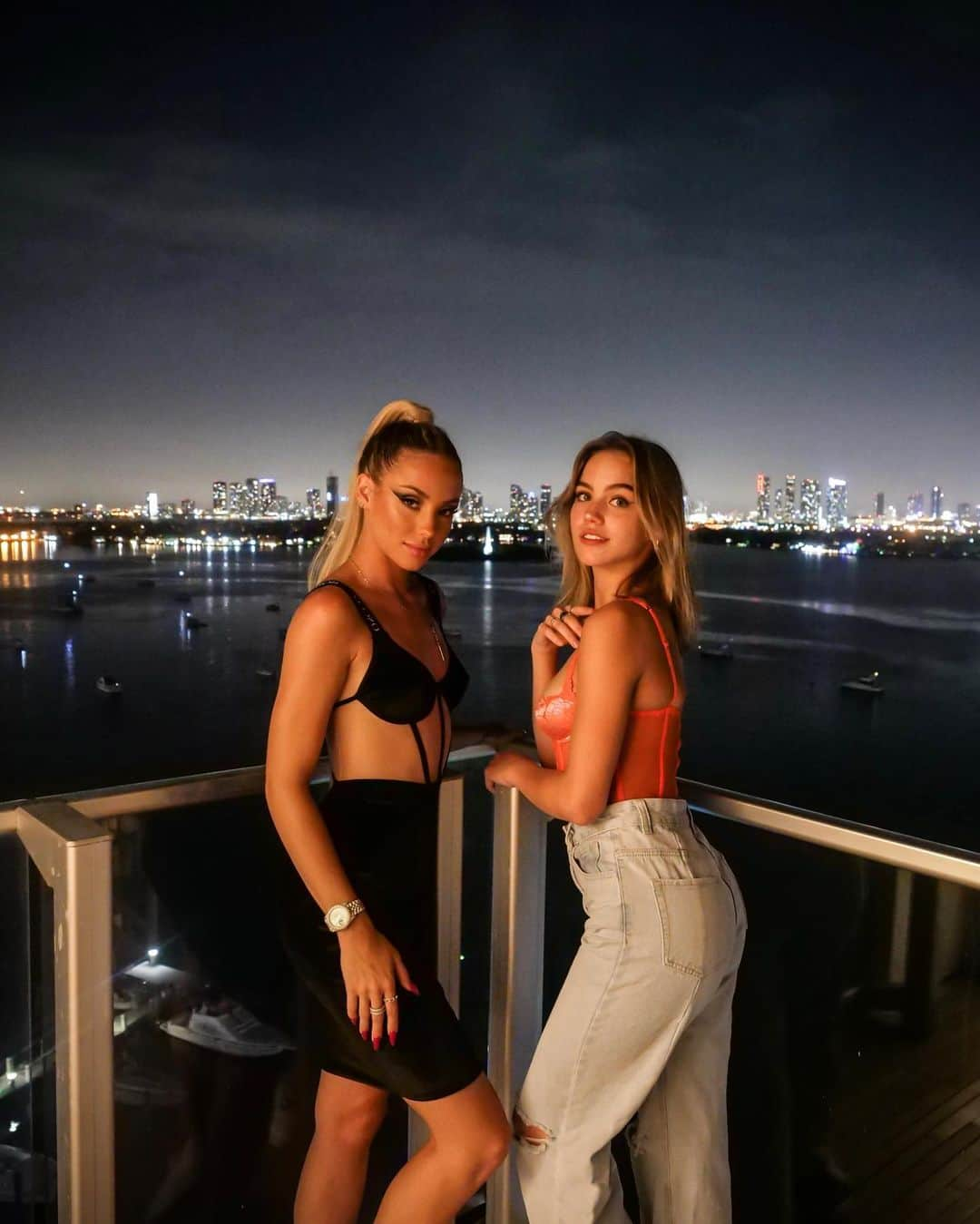 チャーリー・ジョーダンさんのインスタグラム写真 - (チャーリー・ジョーダンInstagram)「Photo dump from a dream night ✨ @11miami Vlog coming soon and I’m already on my way back to Miami for Rolling Loud! Who’s going 👀」7月23日 4時37分 - charlyjordan