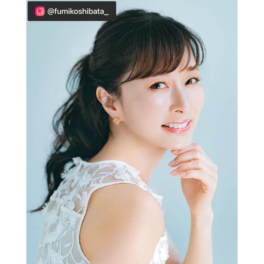 石井美保さんのインスタグラム写真 - (石井美保Instagram)「今回の美的カバー。 素敵な空気に包んで撮って下さる柴田さん @fumikoshibata_ の写真が好きです。  Reposted:  石井美保さん  美しい  美的のcoverです よかったら見てください  #石井美保  #美的 #cover #fumikoshibata #柴田フミコ」7月23日 9時39分 - miho_ishii