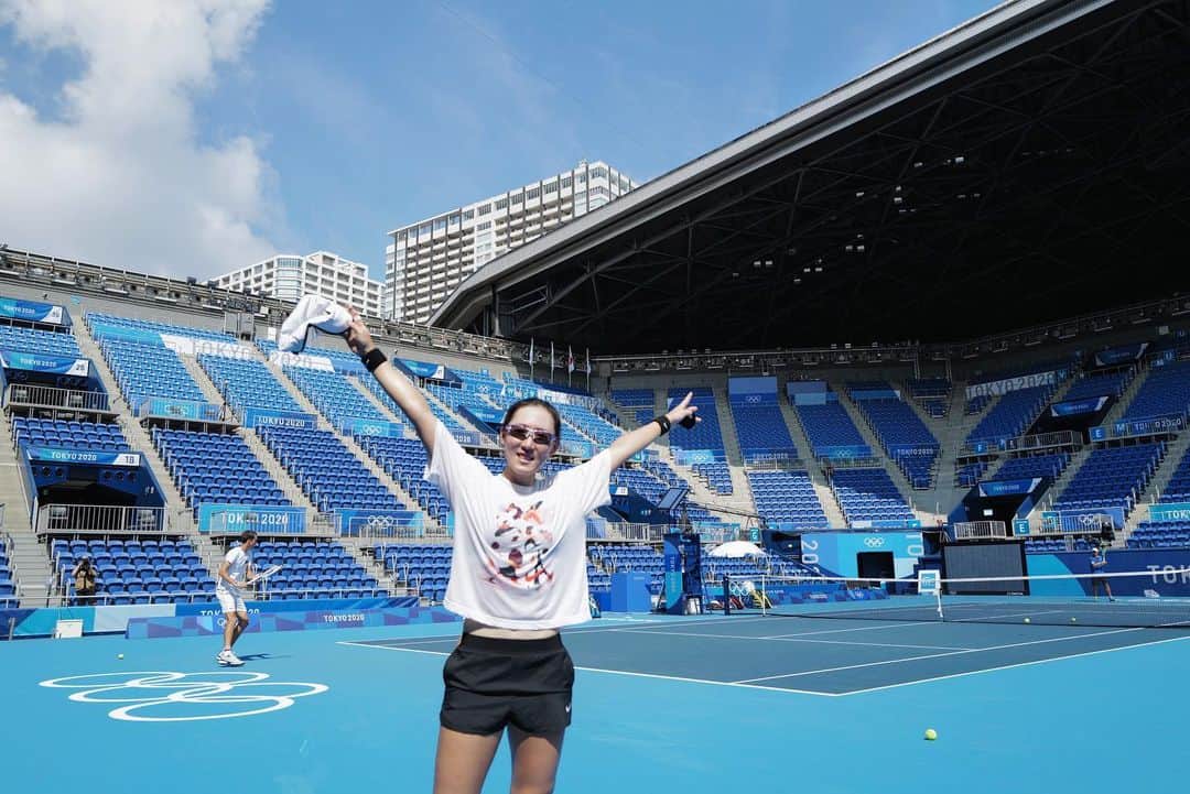 ジェン・サイサイのインスタグラム：「DREAM #olympics #exciting #honor #china」