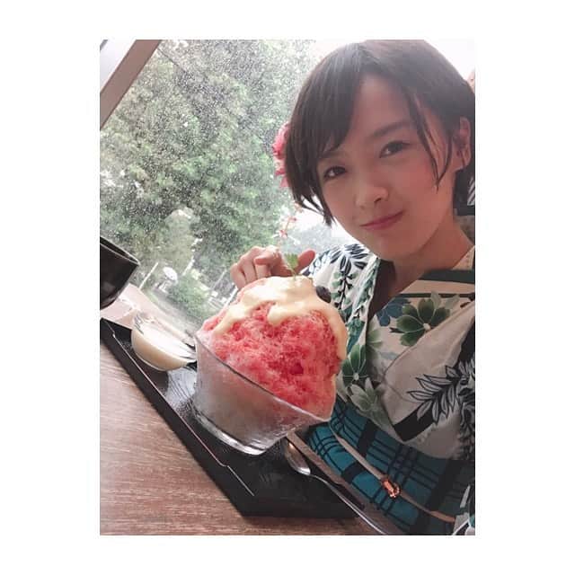 向井藍のインスタグラム：「夏ですね。  かき氷食べたいです。♠︎  #向井藍 #aimukai #浴衣 #かき氷 #summer #shorthair」