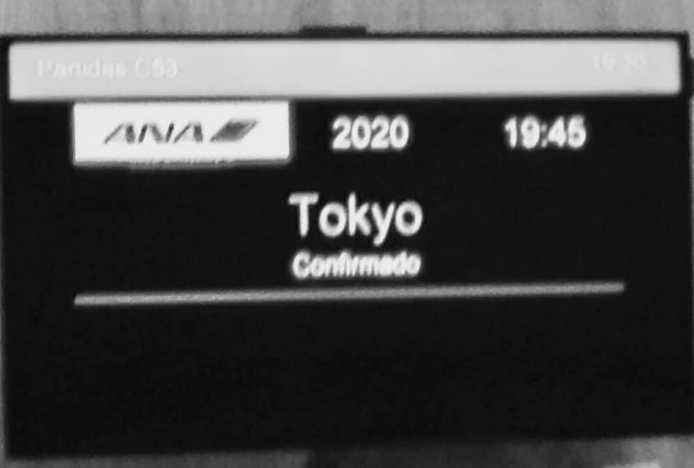 のインスタグラム：「TOKYO 2020 オリンピック開幕  写真は5年前のリオデジャネイロから帰る時の 飛行機の帰国便掲示板⁉︎ これを見て4年後の東京オリンピックの舞台に戻ってきたいと！ 凄く心が熱くなった事を覚えてる😌 目標には程遠かったけど、 みんなの活躍を心から応援したい🎌 ここまでに選手はどんだけ努力してきた事か。 そしてここに来るまでに、一人一人たくさんのストーリーがある！🥺 色んな意見はあると思うけど。 出場してる選手みんなが、 体調や大きな怪我がなく 輝く姿をたくさん見れますように！ 頑張れ！日本🎌✨   #東京2020 #開幕 #頑張れ日本」