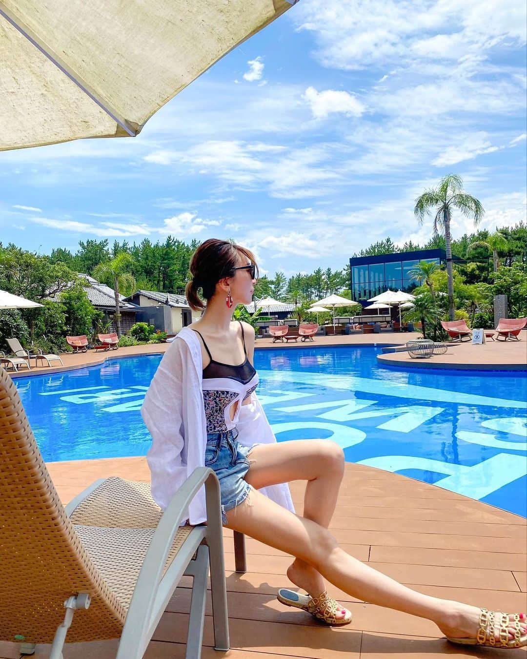 JUNKO（飯田順子）のインスタグラム：「プール開きまだしてなかった😂 ・ 悔しいから写真🤳だけ撮った　笑 ・ ・ #miyazaki」
