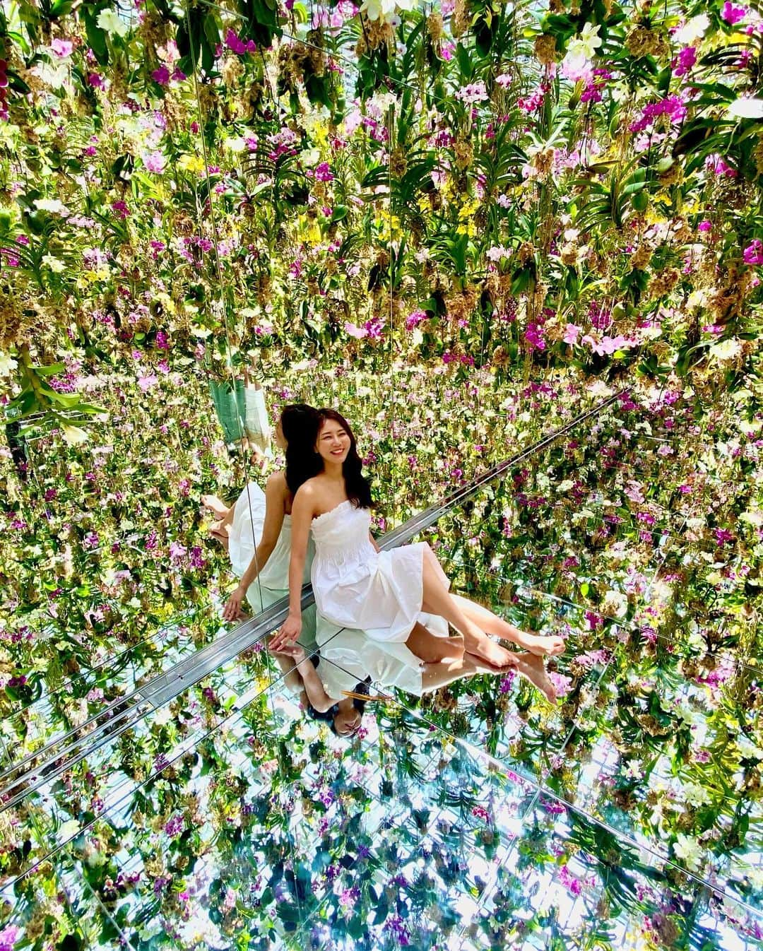 佐野真彩さんのインスタグラム写真 - (佐野真彩Instagram)「2度目のチームラボ💛 新しく出来た《Garden Area》が とっても綺麗でした🌷☺︎🌷  目や耳、香りを楽しんで・水やボール遊んで......良いリフレッシュになりました☺️  かおりん、写真撮るの上手すぎる🥺 いつもありがとう💕  pr @teamlab.planets #チームラボプラネッツ #チームラボ豊洲　#チームラボ　#teamlab #teamlabplanets #teamlabtokyo #豊洲　#toyosu #hm #ワンピース　#japanesegirl #asiangirls」7月23日 13時57分 - sano.maya