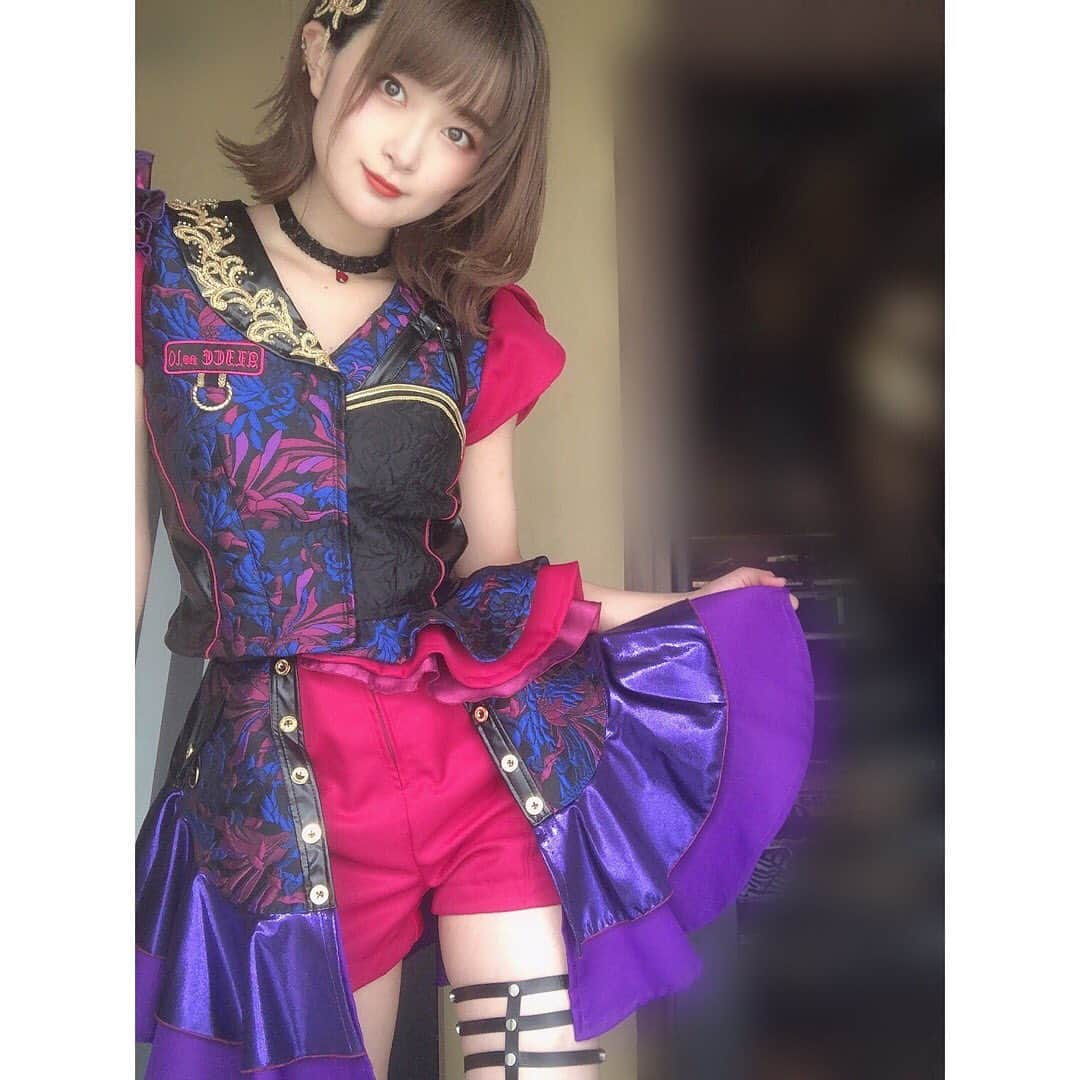 涼邑芹のインスタグラム：「アリス十番新衣装💜💗🖤 もっと着たい…！ #衣装 #新衣装 #アリス十番 #ALICENo.10 #仮面女子 #idol #涼邑芹 #1人1人衣装も髪飾りも細かい違いがあるんだよ！ #髪飾りには担当カラー入ってる！」