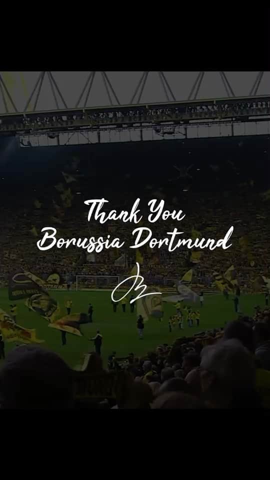 ジェイドン・サンチョのインスタグラム：「This is a hard message to swallow. First of all I just want to start off by thanking Borussia Dortmund for everything they have done for me, taking the risk on a young 17 year old at the time with no first team experience and believing in me. The love I will always have for this iconic club will never be matched. From the very first moment I walked into the stadium I felt at home and knew I had made the right decision. I was welcomed with open arms by everyone associated with the club. Moving to Germany was not only football, I had to adapt to a new lifestyle and culture.   Leaving the UK when I was 17 was seen as a big risk for some, as I was not only going to play abroad but I was leaving home and family. I’ve always wanted to showcase my talent on the global stage and Dortmund gave me the opportunity to do so, for that I will forever be grateful. For all the amazing staff, coaches, everyone involved in the club, I want to say a massive thank you again for looking after me during my time at the club. I will miss you all dearly.  I’m privileged to have shared the pitch with every Dortmund player that has been at the club. I’ve learnt so much from all of you talented players. Thank you for playing a part to me bettering myself as a player and understanding the game of football at a top level.   To the club, you made a young kid dream. You made me who I am today, I was able to gain experience as quickly as possible at such a young age and was also able to achieve historic milestones. This club gave me a chance to play in the Champions League, every kids dream. This club also gave me the profile to represent my country. I owe a lot to this amazing club.   Dortmund will always be a part of me and I will always miss, love and be grateful to the club, the team and especially the supporters who supported me through thick and thin. I hope you can respect my decision. The most beautiful part of friendship is to understand and be understood.  Danke Schön BVB 💛🖤」