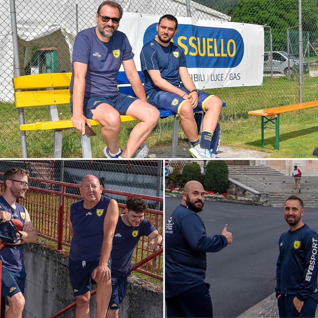 ACキエーヴォ・ヴェローナさんのインスタグラム写真 - (ACキエーヴォ・ヴェローナInstagram)「⚽️⛰ FAMILY 💛💙 #family #staff #tecnico #medico #fisioterapico #magazzinieri #team #manager #media #ChievoVerona #Chievo #pieve2021」7月23日 18時04分 - acchievoverona