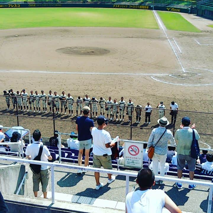 かみじょうたけしのインスタグラム：「高校野球ええわぁ。 #京都大会 #京都成章 #京都外大西 #巌 #キャプテン #気丈な主将が最後頭上げられない #男泣きよ #素晴らしいんよ #かっこええんよ #眩しすぎてよ #高校野球よ」