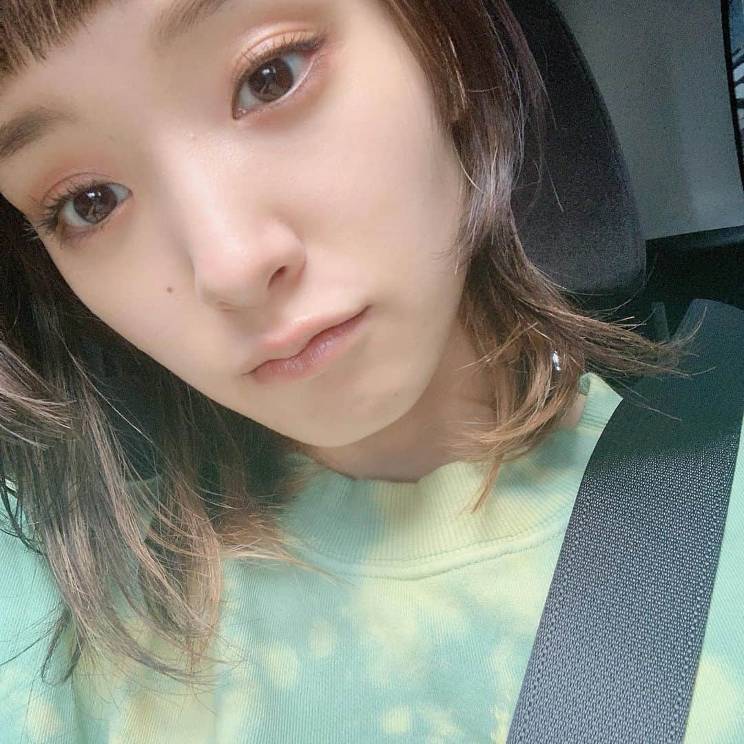 剛力彩芽さんのインスタグラム写真 - (剛力彩芽Instagram)「*** こんばんは♡ みなさま、暑い日が続いておりますが いかがお過ごしでしょうか(*´-`)？ 熱中症にならぬよう、 水分補給はしっかりまめにしてね🥺  さてさて、先日ですね… なんと…っ！なんとっ！ ずーっとお逢いしたかった  @yukimake さん と念願のお仕事を ご一緒させていただきました❤️ んもうっ、嬉しすぎたっ！✨ ずっとyUKIBrushという、 yUKIさんが作られている メイクブラシを愛用しておりまして いつか、ご一緒したいっ！ お逢いしたい！と思っていたら ご一緒させていただける ご縁をいただきました…っ😭✨ ほんと、嬉しかったぁ。 しかも、メイクや美容の お話で盛り上がらせていただき なんと！まさかの！ 後日、プライベートでお肌の お悩みを聞いていただいて、 メイクのレクチャーまでっっ😭 幸せな時間過ぎるっ✨ @bisou_yukitakeshima  の新しく出た洗顔フォームは お肌に優しくてブラシまでも キレイにしてくれる優れものっ✨  ますます、メイクが大好きに…💓 新たなメイクの仕方を勉強してます！ 楽し過ぎるなぁ〜っ💓💓  #yukitakeshima  #bisou  #石けん使いかけでごめん笑 #メイク勉強中」7月23日 19時31分 - ayame_goriki_official