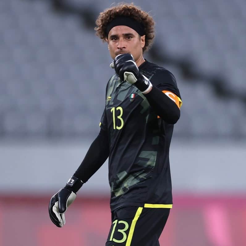 ギジェルモ・オチョアのインスタグラム：「Objetivos claros 🧠… Partido a partido. #PasionYOrgullo #13 #YS8A #NoMemoNoParty」
