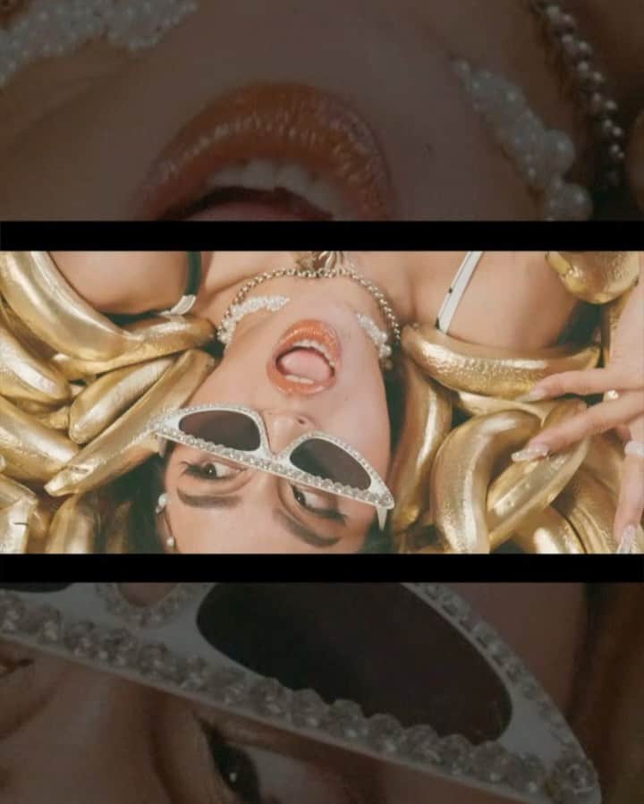 大門弥生のインスタグラム：「Top Gyal out now on MY NEW YOUTUBE CHANNEL🥇🥇❤️‍🔥❤️‍🔥❤️‍🔥 Go comments and subscribe!!!!!!  ． 新曲 Top Gyal リリースしました！ シャイを脱ぎ捨てて自分で自分をバリバリアップ出来るバンガー作ったよ！ 本日より新しく開設したYouTubeチャンネルより配信開始！コメント、チャンネル登録宜しくやん🥇 ． Top Gyal - YAYOI DAIMON Song Producer @daddydragon Director @rivers__osaka @okimaru_1616  Make @kadowakimarin  Hair @hirokobraider  Clothes @oto_girls @henza_official  Mixing Engineer @xliimusic  Recording Engineer @zet_man_aruz_studio  Artwork Design @coya_tyo  My Team @mau_collective  ． #TopGyal #YAYOIDAIMON」