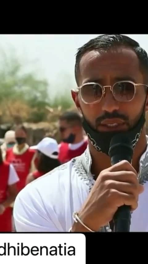 メディ・ベナティアのインスタグラム：「#Repost @fondationmedhibenatia X @coeurandact 🤝 ❤️ Merci à notre fondateur @m.benatia5 et notre président @nabil.bkk」