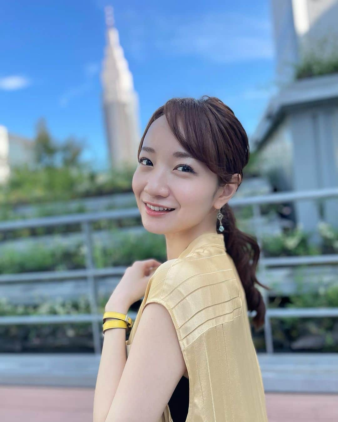 松原江里佳さんのインスタグラム写真 - (松原江里佳Instagram)「❤︎  夏です！🌻 暑いです！🍧 空が青いです！🌴 ラジオの時間です！🌈 ❤︎ InterFM オーマイグラス presents 「FRAME OUT」👓 毎週日曜10時00分〜 ❤︎ その後18時15分からは FMヨコハマ 「COLORFUL KAWASAKI」🌊 夏バテに負けないように🤗 ❤︎ #ノースリーブ  #川崎 #横浜 #fmヨコハマ #colorfulkawasaki #キャッチコピー #広告 #pr #フォトライター #radio #radiko  #interfm  #メガネ  #オーマイグラス #glass #ohmyglassestokyo  #でこ #スターダスト #フリーアナウンサー」7月23日 23時35分 - erika_matsubara