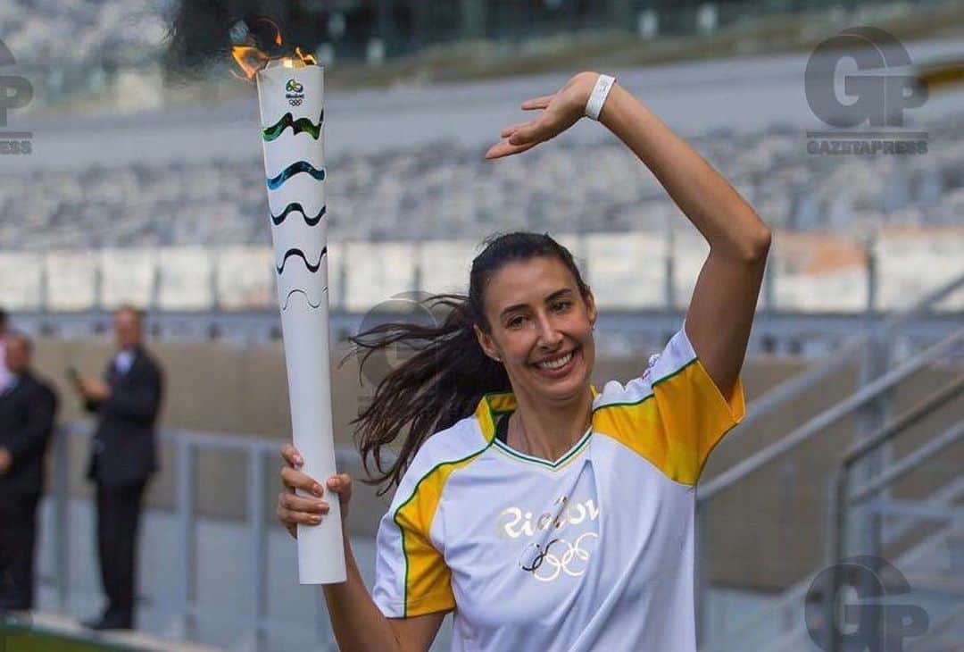 シェイラ・カストロのインスタグラム：「Os jogos olímpicos começaram!!! Que emoção vai ser estar do outro lado da telinha!!! Vamos com tudo Brasil!!! 💚💛💙#tokyo2020」