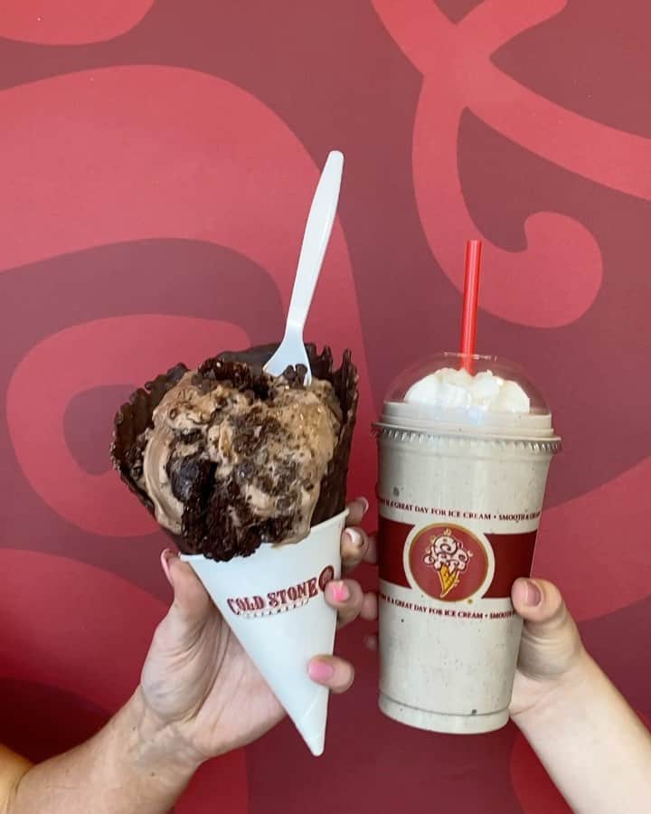のインスタグラム：「Cheers to National Sprinkle Day! ☀️ Tag your bestie in the comments & we might sprinkle you with something sweet 😋😉」