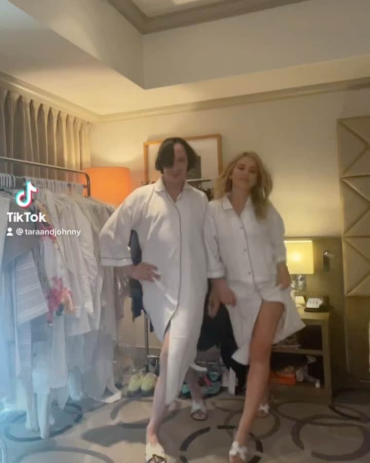 タラ・リピンスキーのインスタグラム：「We had some free time today. ✨ So hello @tiktok ✨ @taraandjohnny dress @dressthepopulation」
