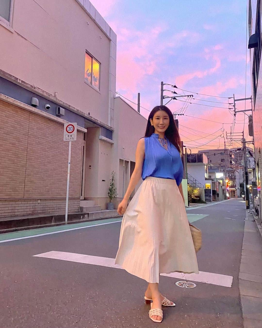 亜里沙さんのインスタグラム写真 - (亜里沙Instagram)「今天的天空好美💓 #pinksky  東京のお空にはブルーインパルスが羽ばたいていた一方、 福岡のお空も綺麗だったよ! #ピンクスカイ #エモい #福岡はエモシティ #台湾もエモシティ #ちょっと似てる #どっちも大好き」7月24日 0時47分 - alisa_0302