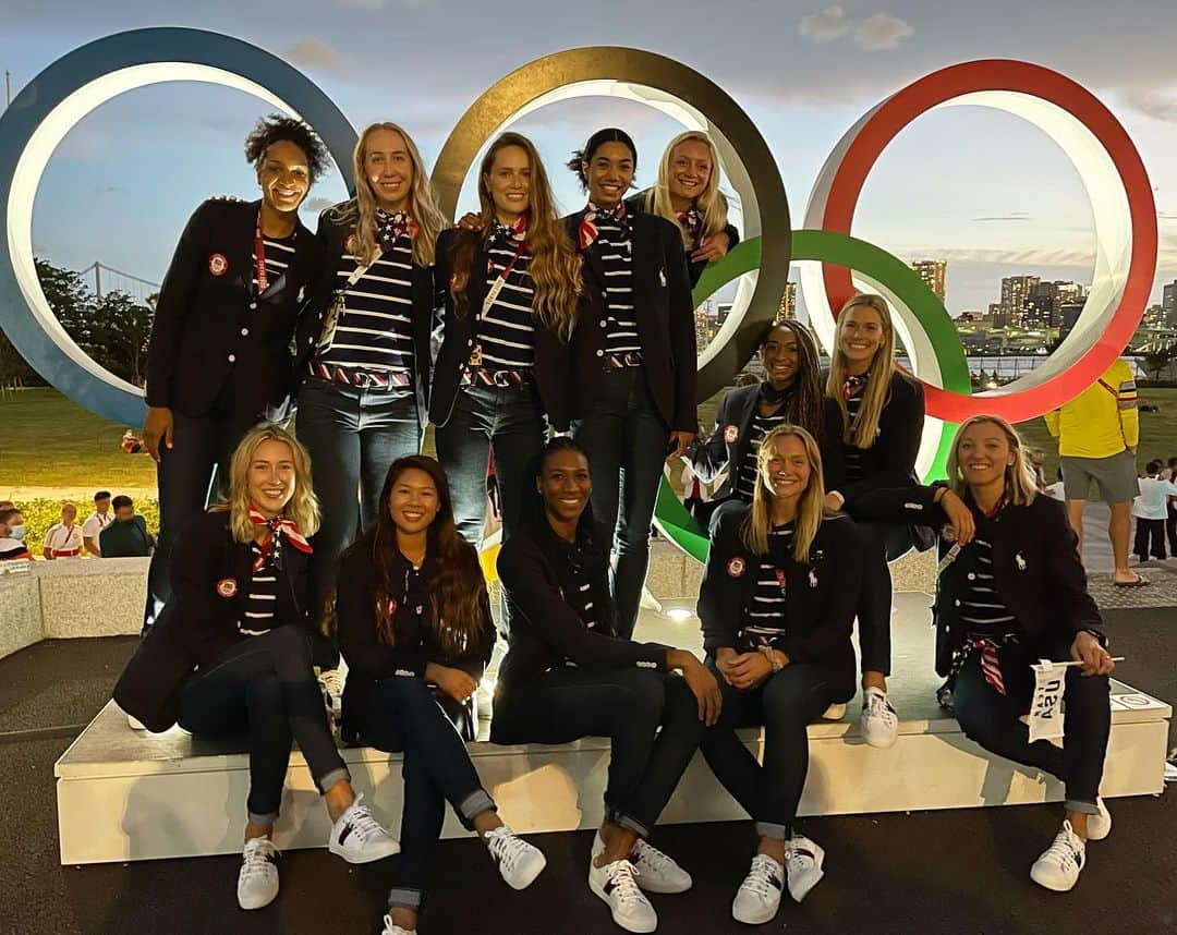 フォルケ・アキンラデウォのインスタグラム：「Opening Ceremony with the squad. It’s finally here. The work continues. Let The Games begin! @teamusa @olympics #teamusa 🇺🇸」