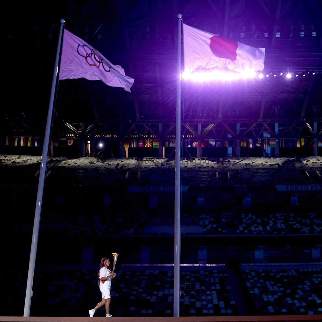 大坂なおみさんのインスタグラム写真 - (大坂なおみInstagram)「Undoubtedly the greatest athletic achievement and honor I will ever have in my life. I have no words to describe the feelings I have right now but I do know I am currently filled with gratefulness and thankfulness ❤️ love you guys thank you.」7月24日 1時04分 - naomiosaka