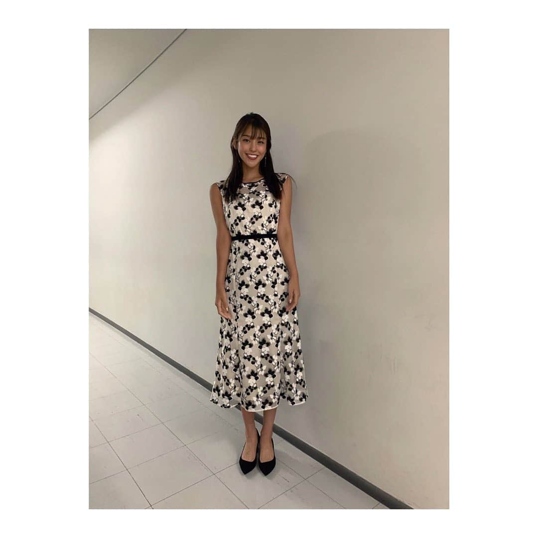 岡副麻希さんのインスタグラム写真 - (岡副麻希Instagram)「. 今夜【#THE完全犯罪】 （#読売テレビ 深夜１時８分〜） ⁡ クイズ×人狼×アンタッチャブルのおふたり ⁡ 事務所の大大大先輩、クールビューティー中田有紀さん、 お茶目っぽく見えて本当クレバー八田亜矢子さん、 （まきちゃーん？って呼んでくださる声がだいすきです！） オーラが凄いのに年下で驚いたミスインターナショナル岡田朋峰ちゃんと四人でお邪魔して人狼🥷🏻🎩 ⁡ 私は人生初の人狼でした！ ⁡ 中田さんは２年ぶり，八田さんは四年ぶり，ともみちゃんははじめまして、という中でお互いに誰がブラックなのか探り探り。笑 ⁡ でも収録前後は、お久しぶりです！からのお喋りが止まらず、とっても楽しかったです(*^ω^*)💕  ⁡ 衣装 👗#tocca 👠#diana 💍#4℃ ⁡ #人狼#だーれだ！ #セントフォース」7月24日 16時13分 - maki_okazoe_official