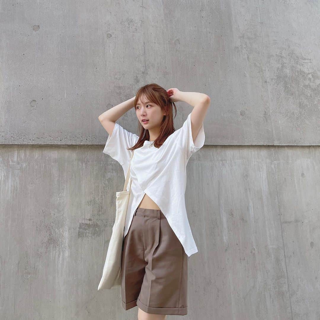 ひよんのインスタグラム：「🍦👒  ハーフパンツもかわいい☺️💓 こういうお洋服は少し珍しいけど、 これからハーフパンツ沢山はく❤️  #ひよん」