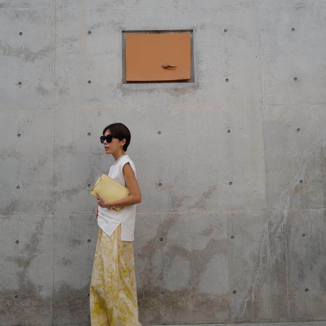 正中雅子さんのインスタグラム写真 - (正中雅子Instagram)「🐥🌕🍯  @amiharunaami の最終日の時に、購入した @fromfirstmusee のワイドパンツを履いてリラックスモードな連休☺️  絶妙なマーブル柄がカッコよくてお気に入りです♡  #masaco服」7月24日 12時19分 - masacoshonaka