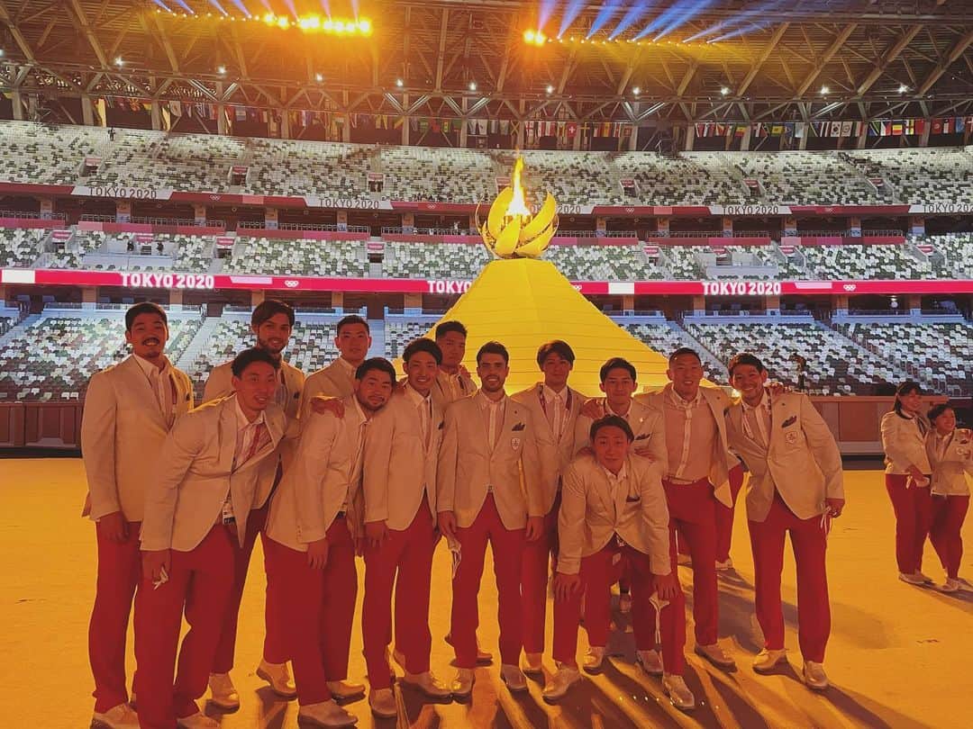 吉野樹さんのインスタグラム写真 - (吉野樹Instagram)「. 昨日開会式に参加させていただきました🇯🇵 延期されてからも色々なことがありましたが無事東京オリンピック2020が開幕し、感謝の気持ちでいっぱいです。  代表としての誇り、皆さんの想いを胸に全力で戦います。 応援宜しくお願いします。  #Olympic #Olympics #Tokyo2020 #東京オリンピック #東京五輪　#開会式 #彗星JAPAN #handball」7月24日 13時50分 - tatsuki.yoshino23