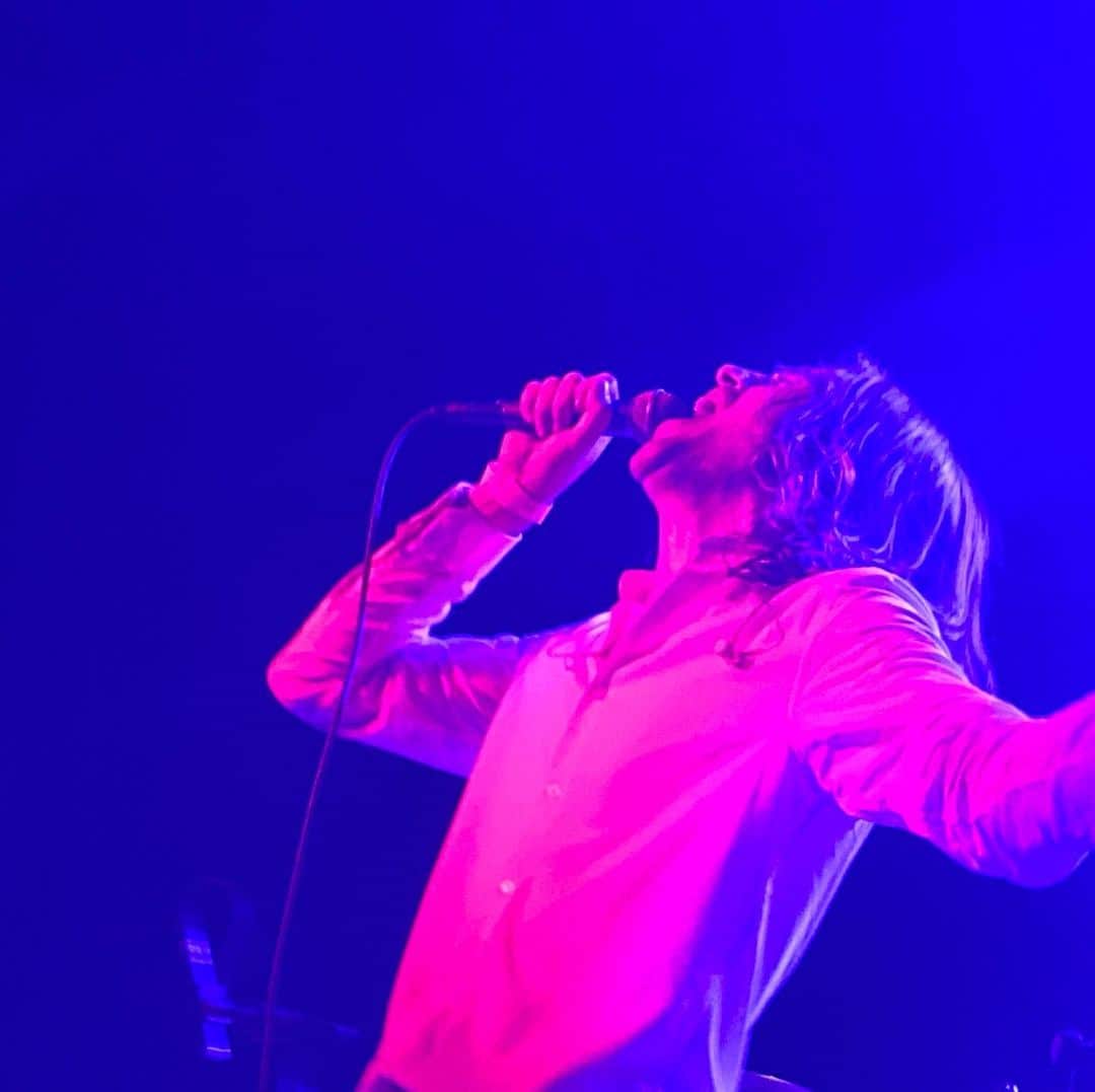 HOLYCHILDのインスタグラム：「HOLYCHILD’s Louie Diller is INCREDIBLE live the reviews are in!!! @louielouiejams !!!!! He did that! Go follow his solo project!」