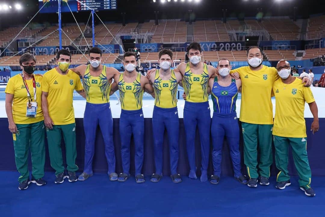 アルトゥール・オヤカワ・マリアノのインスタグラム：「Orgulho de vocês e poder contar com vocês! ❤️🇧🇷 Foto: Ricardo Bufolin」