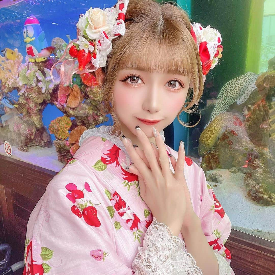 あやちゃんさんのインスタグラム写真 - (あやちゃんInstagram)「ピンも載せるねーん💗🍓☁️ ヘッドアクセもイチゴなの おかわ過ぎるんよ🥺🥺 他にも女の子が好きな浴衣沢山あったから是非行ってみて😍💗 @asakusa_omotenashi   夏っぽいこと沢山したいな🥰  #浴衣 #浴衣ヘアアレンジ #浴衣女子 #浴衣女子 #浴衣デート #浴衣ヘア #浴衣コーデ #双子コーデ #おそろコーデ #ヘアセット #浅草 #浅草カフェ #浅草浴衣 #浅草着物 #浅草食べ歩き #浅草着物レンタル #浅草デート #着物ヘア #着物レンタル #浴衣レンタル #浴衣ヘアセット #ピンク浴衣 #いちご姫 #雷門 #浅草観光 #浅草寺 #浅草寺雷門 #ロリータファッション #ロリータコーデ #量産型コーデ」7月24日 18時54分 - aya.you.love.r