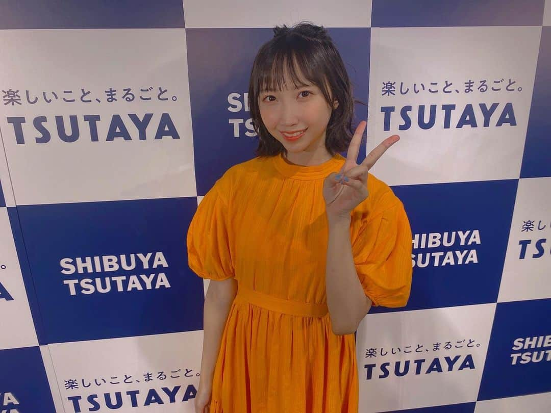 薮下楓さんのインスタグラム写真 - (薮下楓Instagram)「卒業記念写真集 「さよならの余韻」の発売記念イベントをSHIBUYA TSUTAYA さんでやらせていただきました！🧑‍🎓 予約していただいた方 ありがとうございました☺️ たのしい時間だった〜！ あっという間に感じました。 発売日は30日なので是非見ていただきたいです🥰！ よろしくお願いします。  #さよならの余韻 #薮下楓 #stu48」7月24日 19時31分 - yabushita__fuu