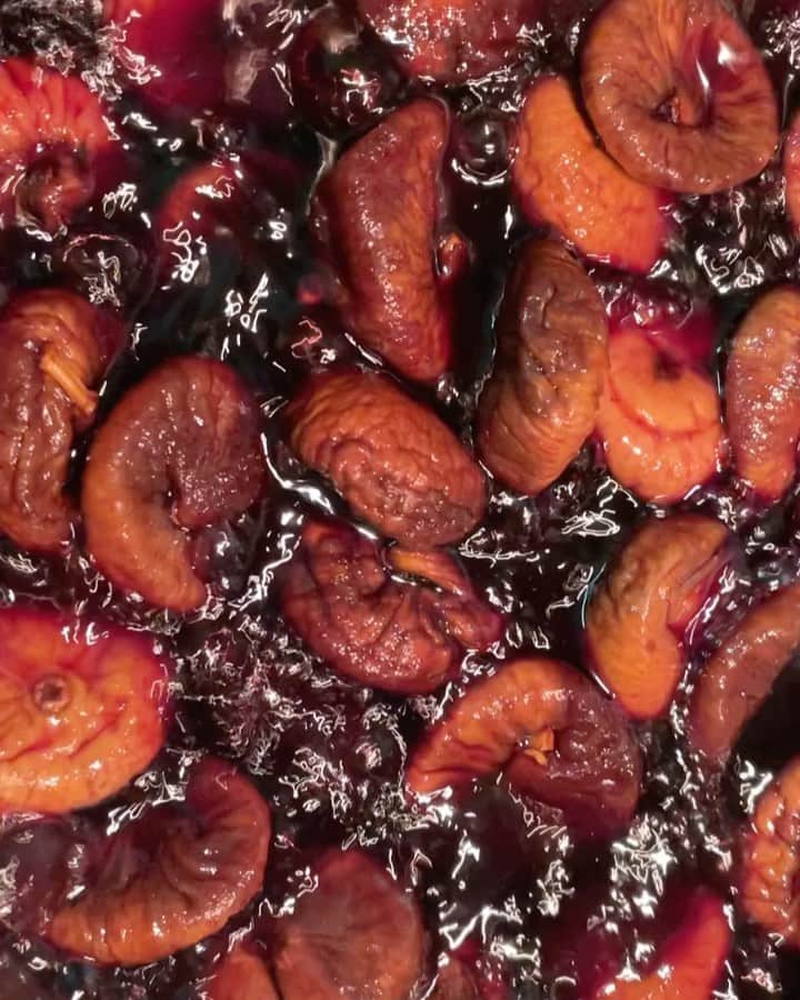 シン・セギョンのインスタグラム：「무화과 호밀빵/ 소금빵🥐🥖🍞」