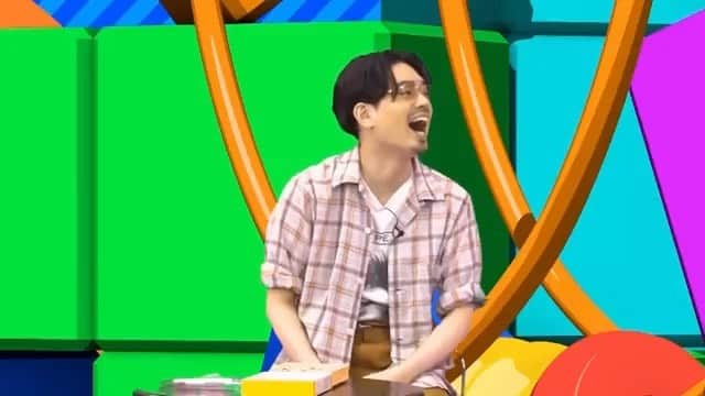 ハマ・オカモトのインスタグラム：「毎回ずーっと面白い　@playschoolinfo1  ご覧あれ！  #Repost @playschoolinfo1 ・・・ 7月25日(日) 24:30～オンエア！  BSフジ「プレスク」今回のお友達は…  “シウマイ弁当の食べ方”にこだわり続ける男、市島晃生さん（　@teruo_ichijima ）　  ゴミ袋の中から暮らしを見い出すゴミ清掃員、滝沢秀一さん（ @takizawa0914 ）  さらに、3回目のご登場！ファミリーマートの皆様（ @familymart.japan ）」