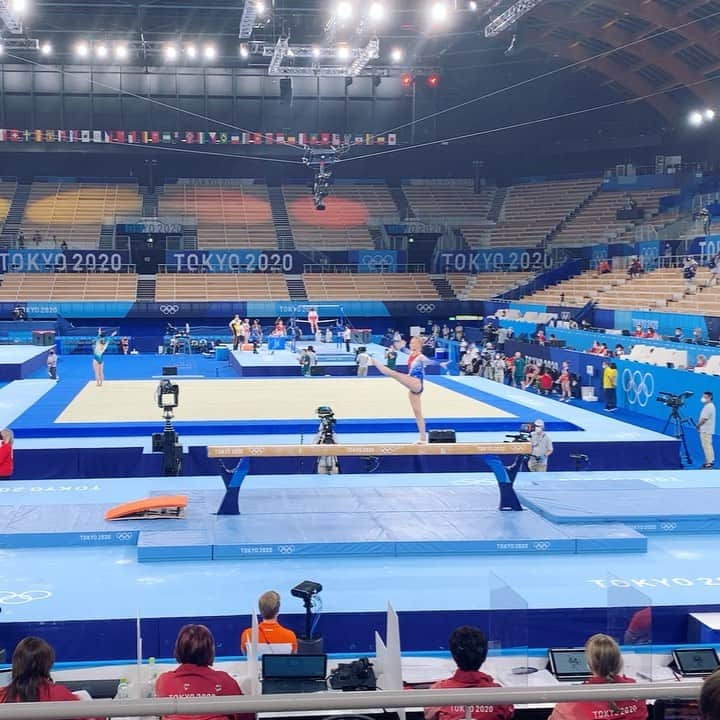 リーケ・ウェイファースのインスタグラム：「🙏🏼🤍✨  #shine #bright #artistic #gymnastics #olympics #tokyo2020 #let #the #games #begin」