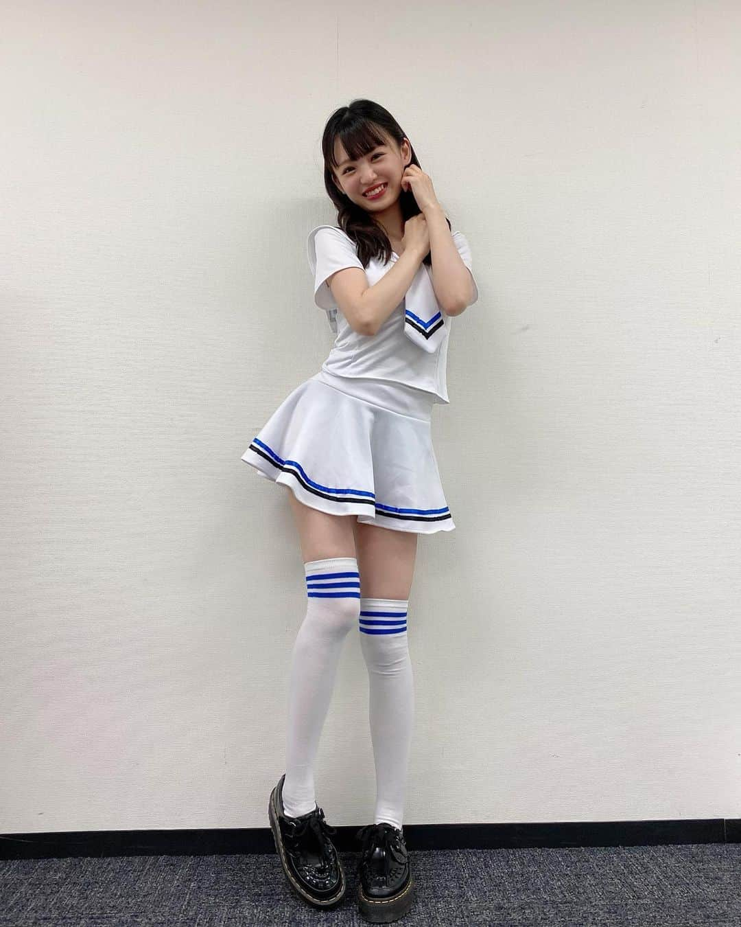 新澤菜央さんのインスタグラム写真 - (新澤菜央Instagram)「22歳ラスト制服、、まだいけますか、？  #オンラインお話し会  #制服コスプレ」7月24日 21時13分 - _shinshin_48