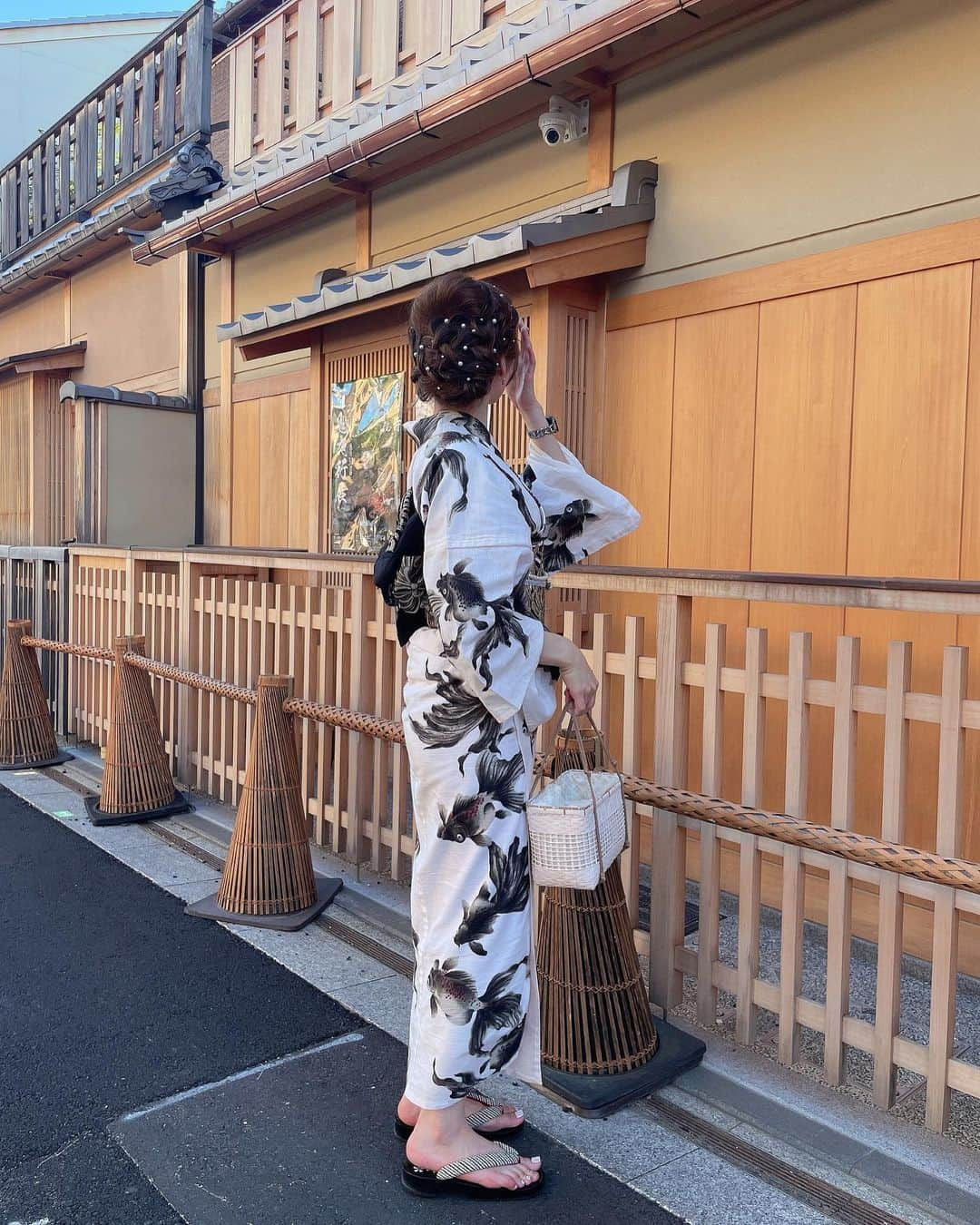 川猿てるみさんのインスタグラム写真 - (川猿てるみInstagram)「. 全身載せとこ🍵甘辛浴衣👘 パールが思った以上に可愛い😭😭💭  #me #レンタル岡本 #着物レンタル #着物ヘア #着物コーディネート #浴衣 #着物デート #浴衣ヘアアレンジ #京都 #京都観光 #京都旅」7月24日 21時29分 - terumin1113