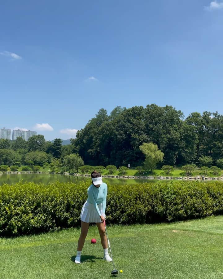 リュ・ジヘのインスタグラム：「네.. 이래요 ㅋㅣㅋㅋㅋㅋ 필드에서 왜 이모냥ㅋㅋㅋㅋ」