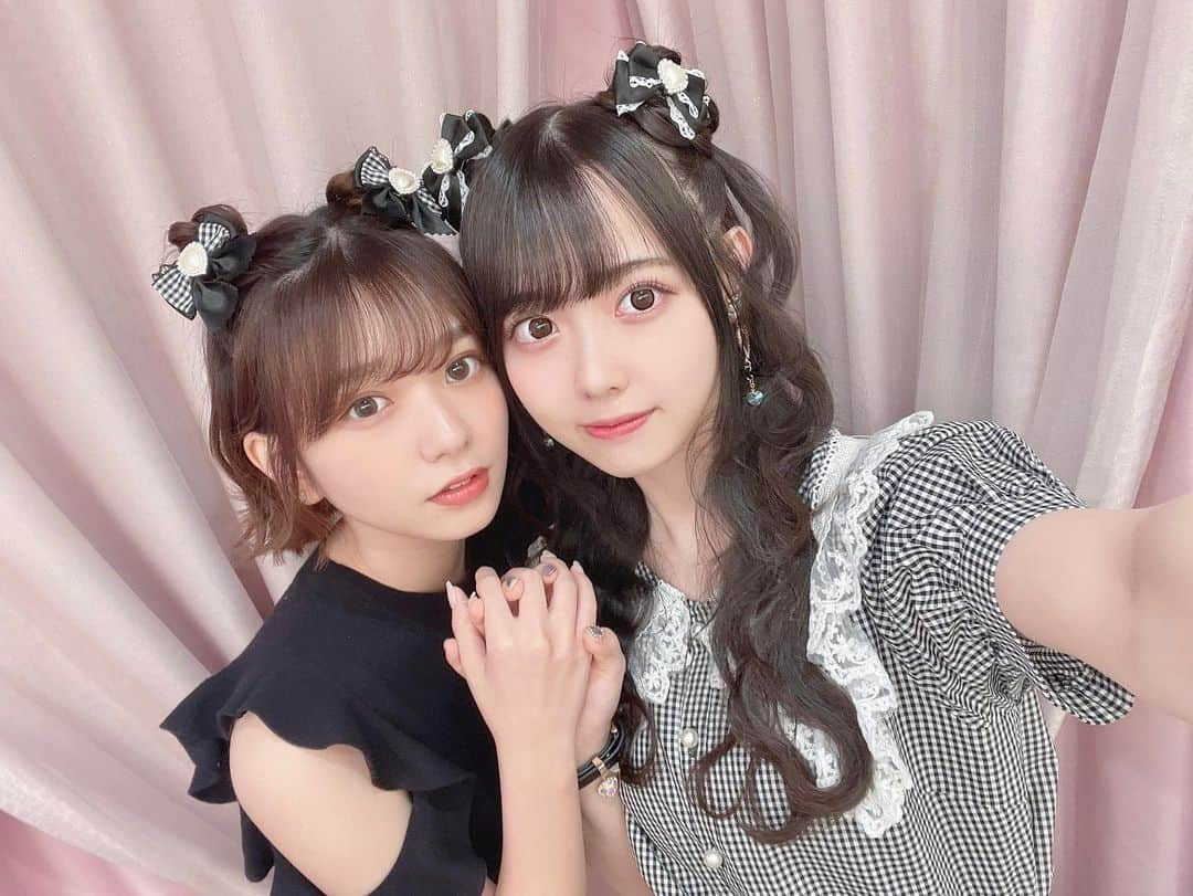 松本ももなさんのインスタグラム写真 - (松本ももなInstagram)「くまちゃんヘア可愛いでしょ??🎀ིིིིྀ🖤  ダブルベアだね🧸ིྀ🧸ིྀ  @otaku_hairdresser  いつもかわちの魔法 ありがとうございます🎀ིིིིྀ @groovegroove_  新店舗おめでとうございます🎉✨ めちゃかわでした🐻‍❄️ིྀ  #量産型 #量産型コーデ #量産型女子 #量産型ヘアメ #ヘアアレンジ #くまさんヘアー #お団子ヘア #ラストアイドル #japanesegirl #japanese #kawaiigirl」7月24日 22時33分 - momona.1012