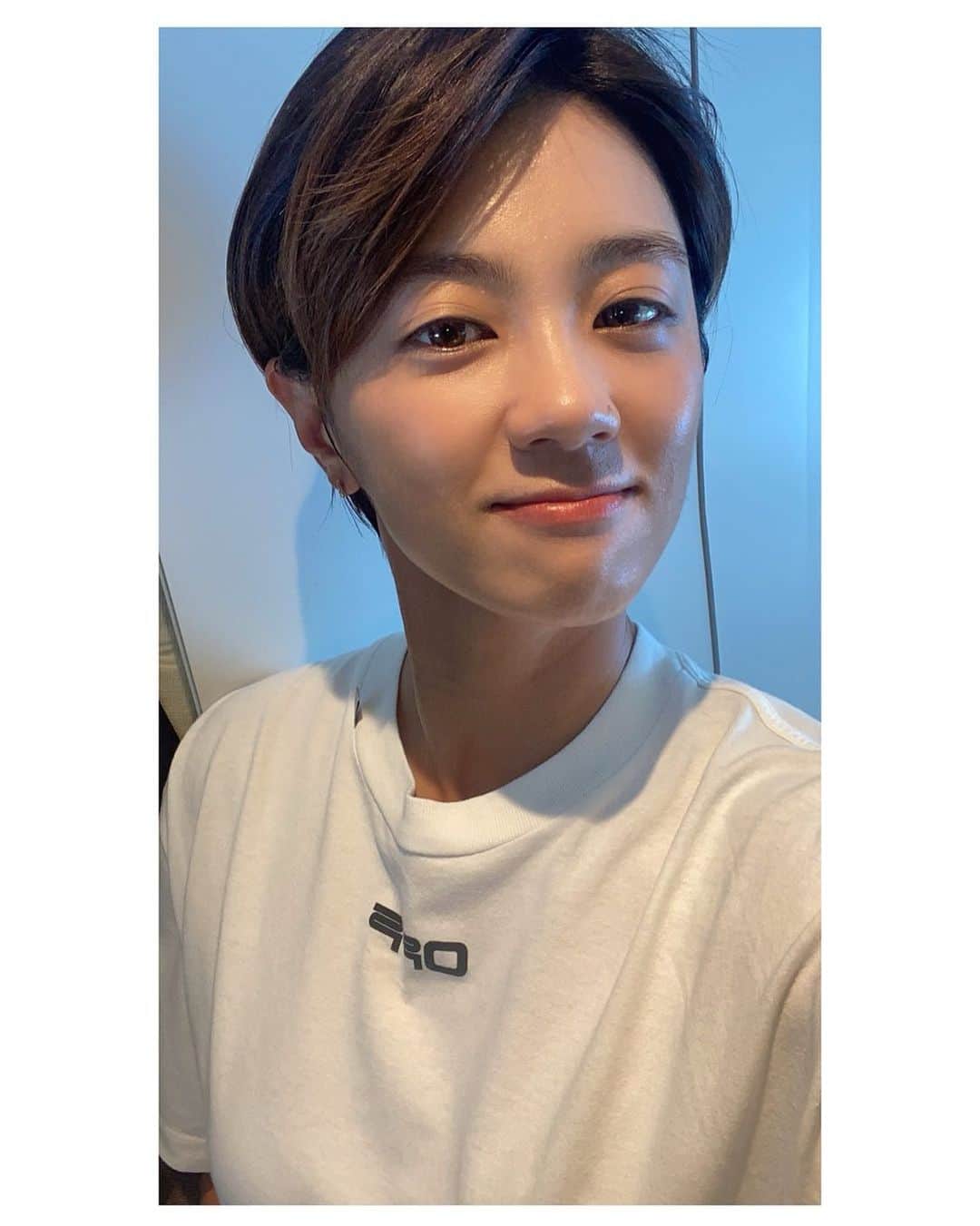 のインスタグラム：「안녕 👋🏻 한국  #덥고습한날씨 #잘쉬고가자」
