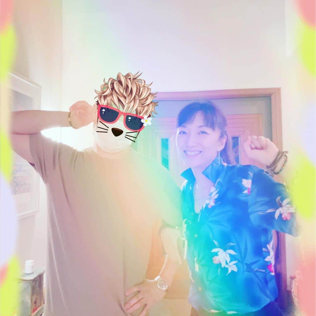 のインスタグラム：「いつまでも 仲良く いたいね✨🤗✨  よろしくーっ❣️  ぇえ身体💪😊🦵してますなっ 胸板……あつっ」