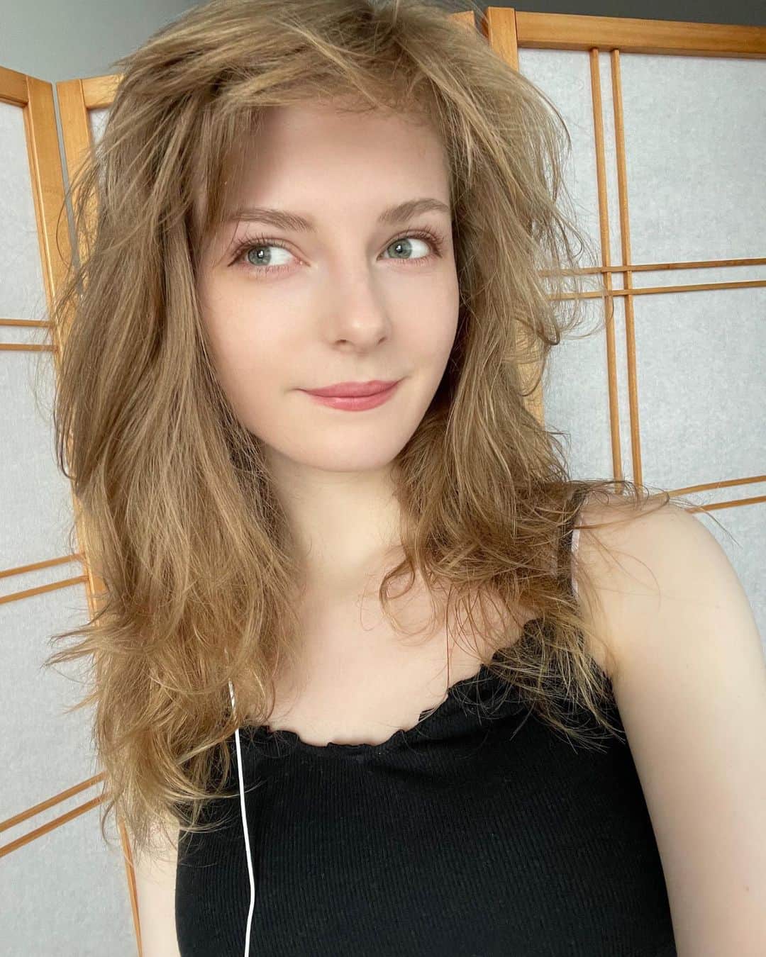 Ella Freyaのインスタグラム：「Wild hair 🐴」