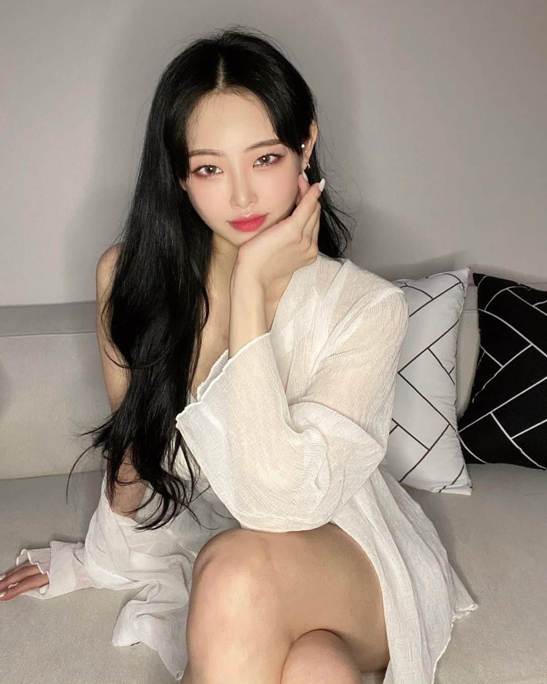 ミミのインスタグラム：「zzZ」